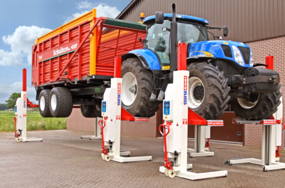 Video maintenance and repair of agricultural equipment and machinery with mobiel column vehicle lifts